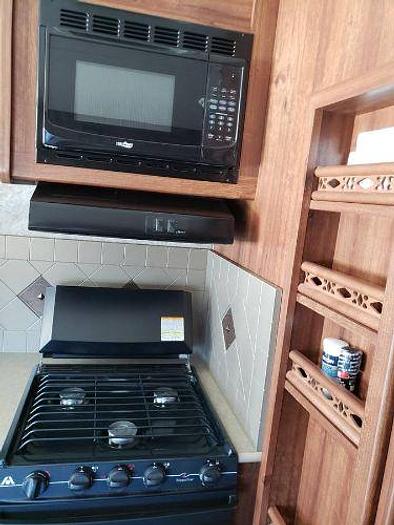 Used 2014 Fleetwood Storm 28F