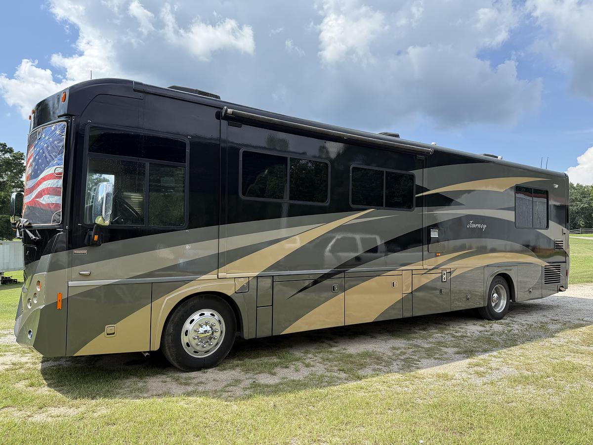 Used 2009 Winnebago Journey 39Z