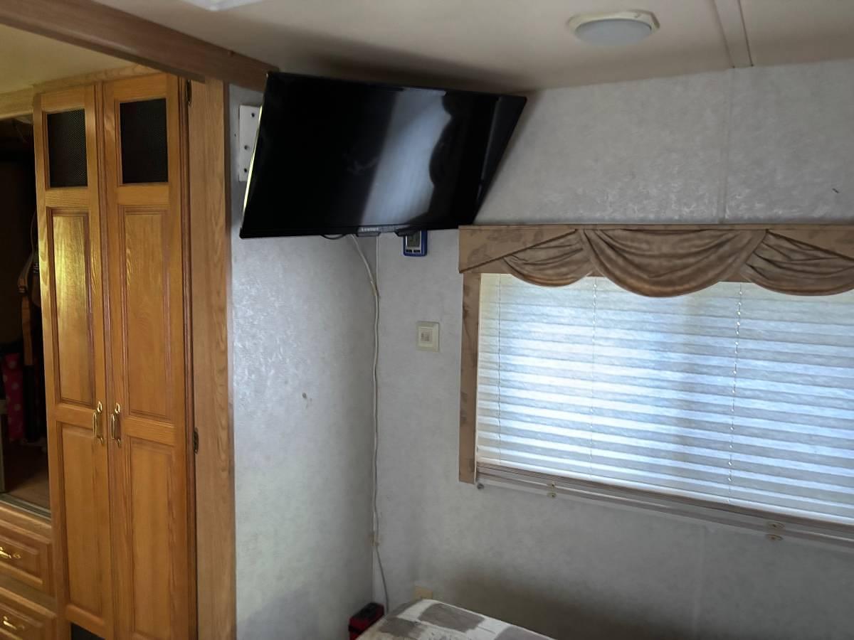 Used 1999 Holiday Rambler Endeavor Class A Motorhome