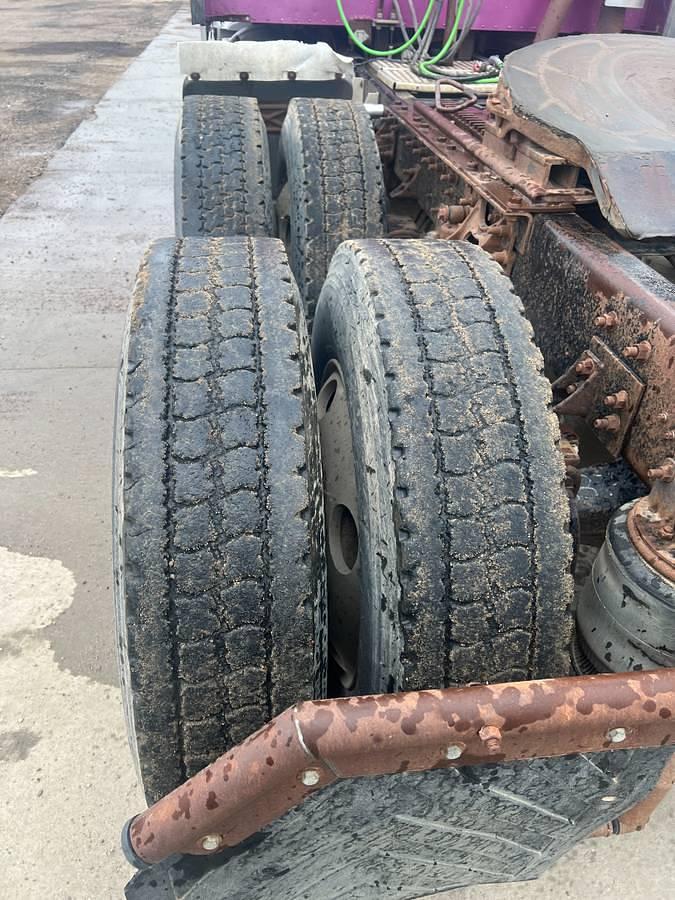 Used 1997 INTERNATIONAL 9400 Sleeper Semi Truck