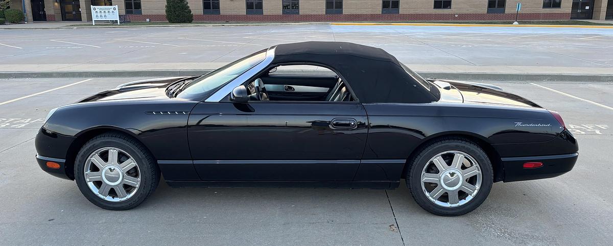 Used 2004 Ford Thunderbird