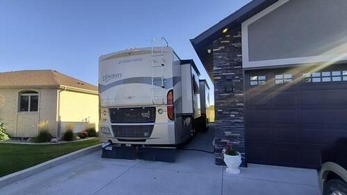 Used 2006 Fleetwood Discovery 39L