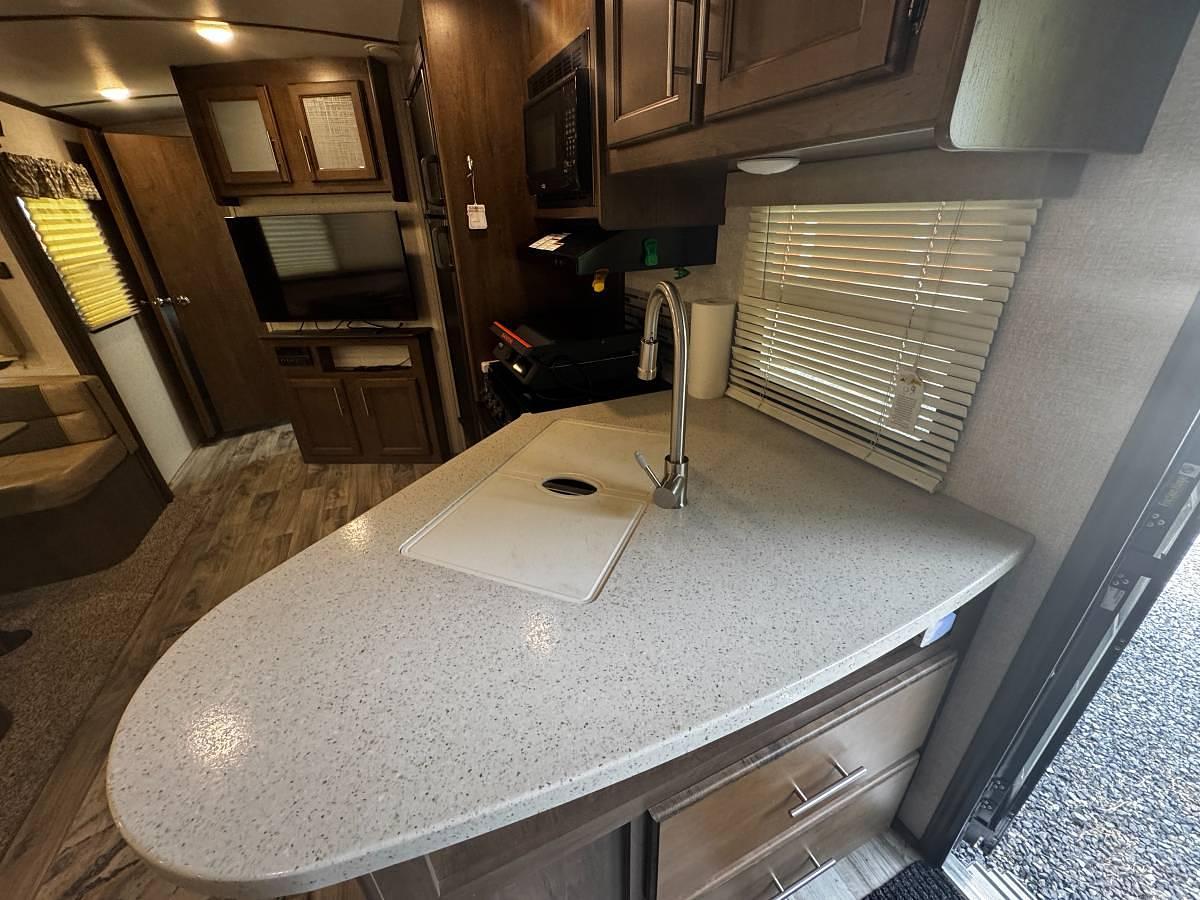 Used 2019 Keystone Cougar 27SAB