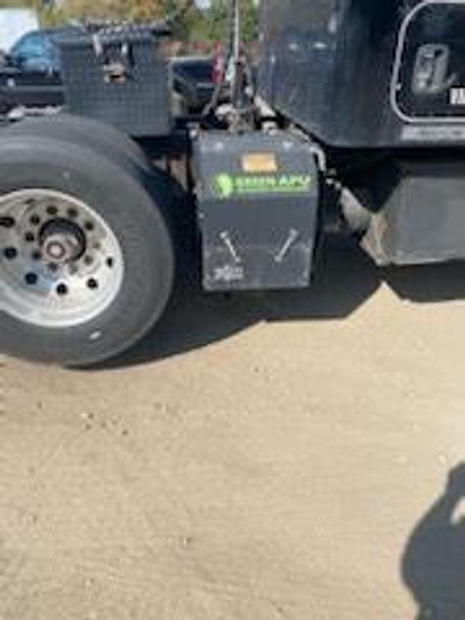 Used 2012 Kenworth T800 Sleeper Truck