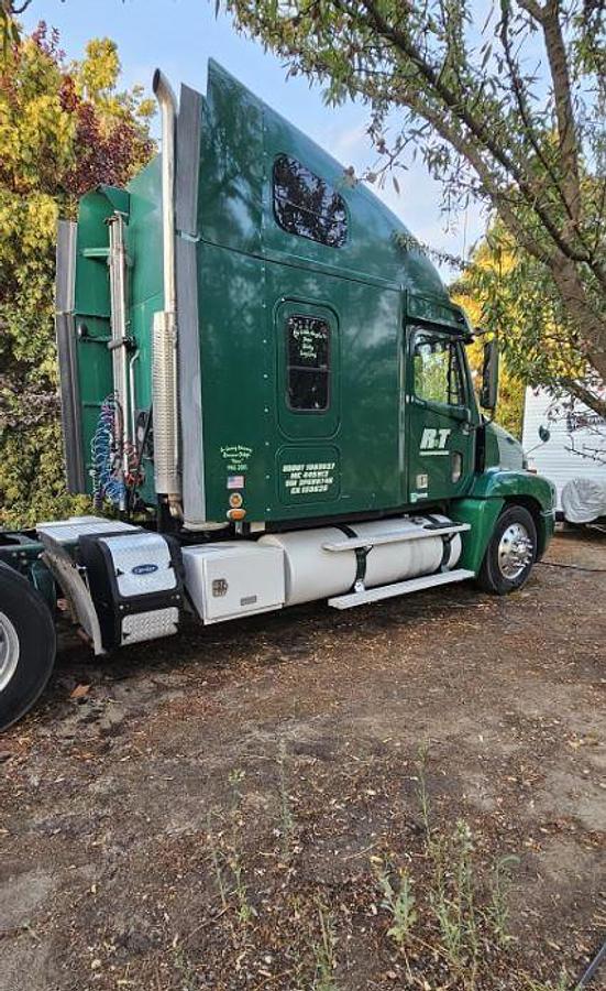 Used 2002 Freightliner Century 120