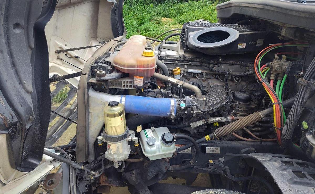 Used 2022 FREIGHTLINER CASCADIA 126