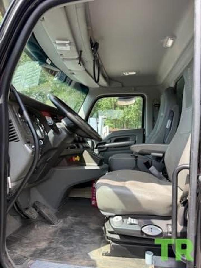 Used 2018 Kenworth T880 Dump Truck