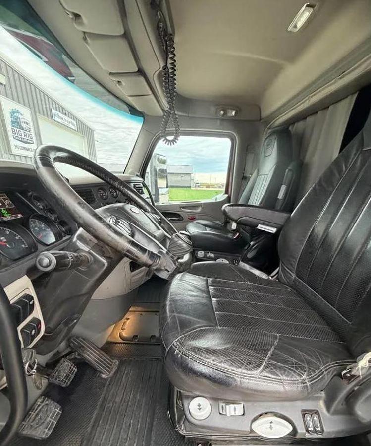 Used 2020 Petebitl 579