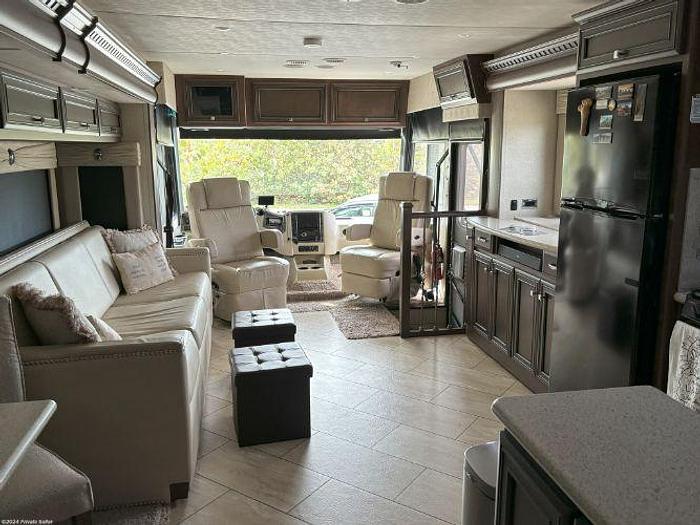 Used 2018 Newmar Bay Star 3414