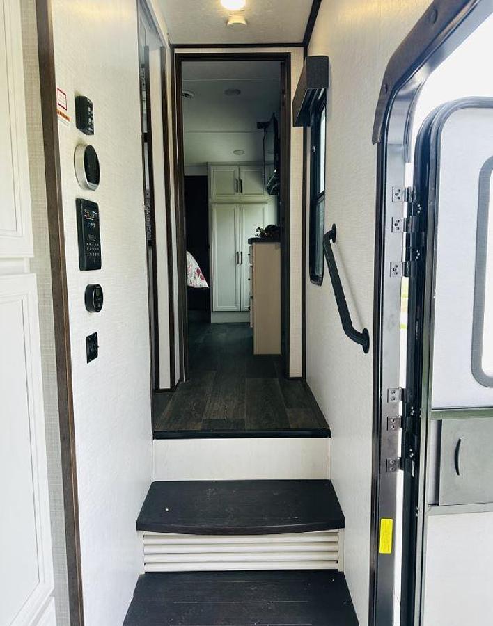 Used 2023 Dutchmen Atlas 3602LFKB Fifth Wheel