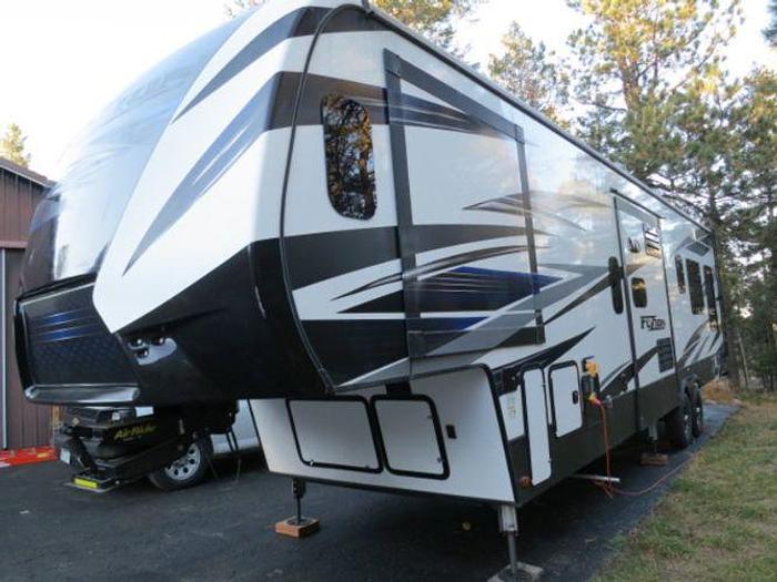Used 2019 Keystone Fuzion 373