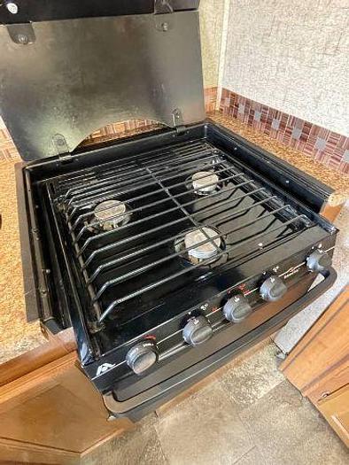 Used 2018 Coachmen Leprechaun 260DS