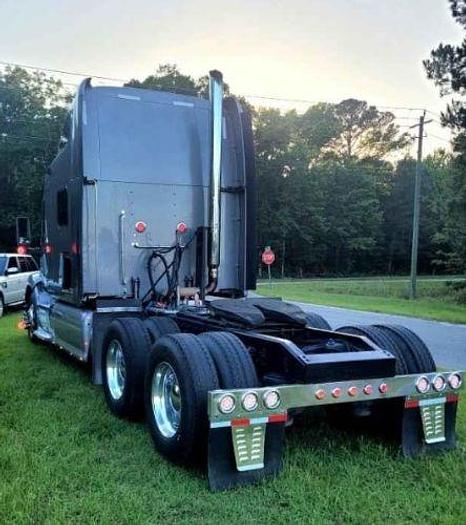 Used 2012 Peterbilt 587