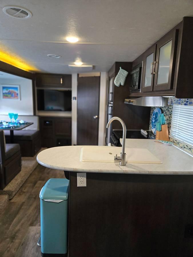 Used 2018 Forest River Salem Cruise Lite T254RLXL 30' Travel Trailer