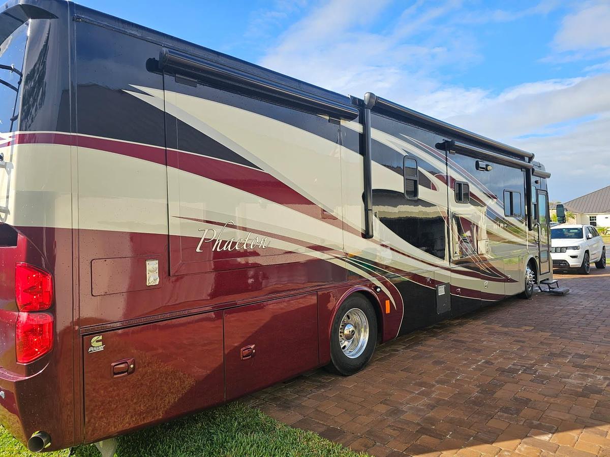 Used 2013 Tiffin Motorhomes Phaeton 40QKH