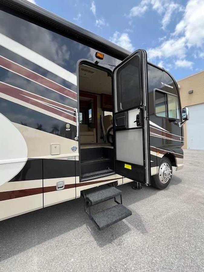 Used 2016 Fleetwood Southwind 32VS Class A Motorhome