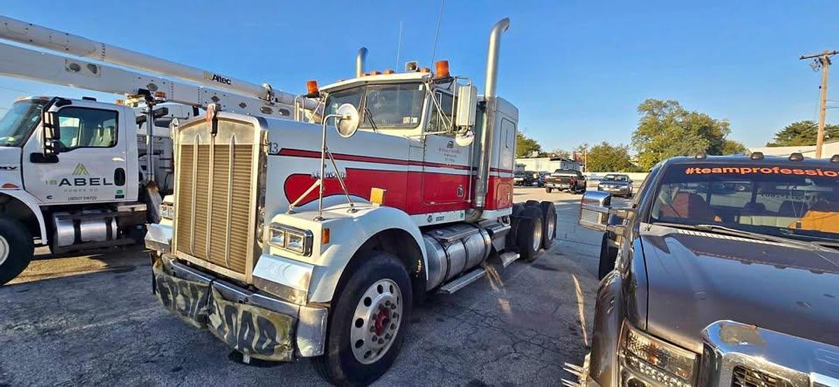 Used 1991 Kenworth W900 Heavy Haul Sleeper Semi Truck