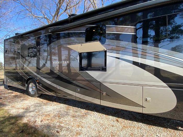 Used 2019 Thor Venetian J40