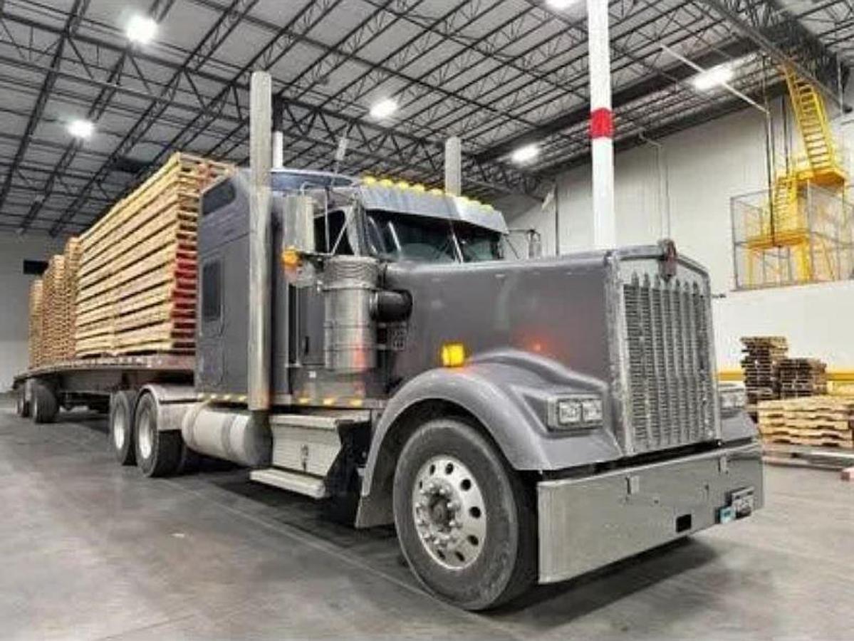 Used 2006 Kenworth W900l