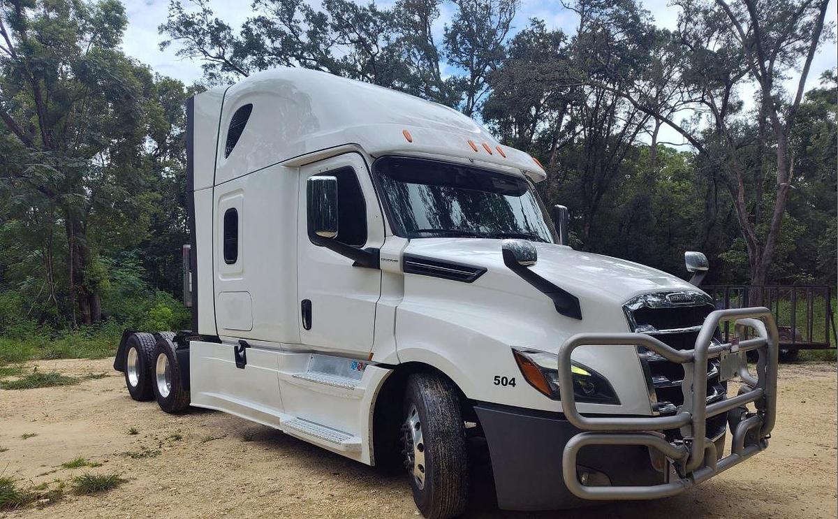 Used 2022 FREIGHTLINER CASCADIA 126