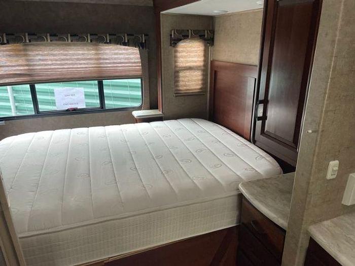 Used 2015 Forest River SUNSEEKER 3050S