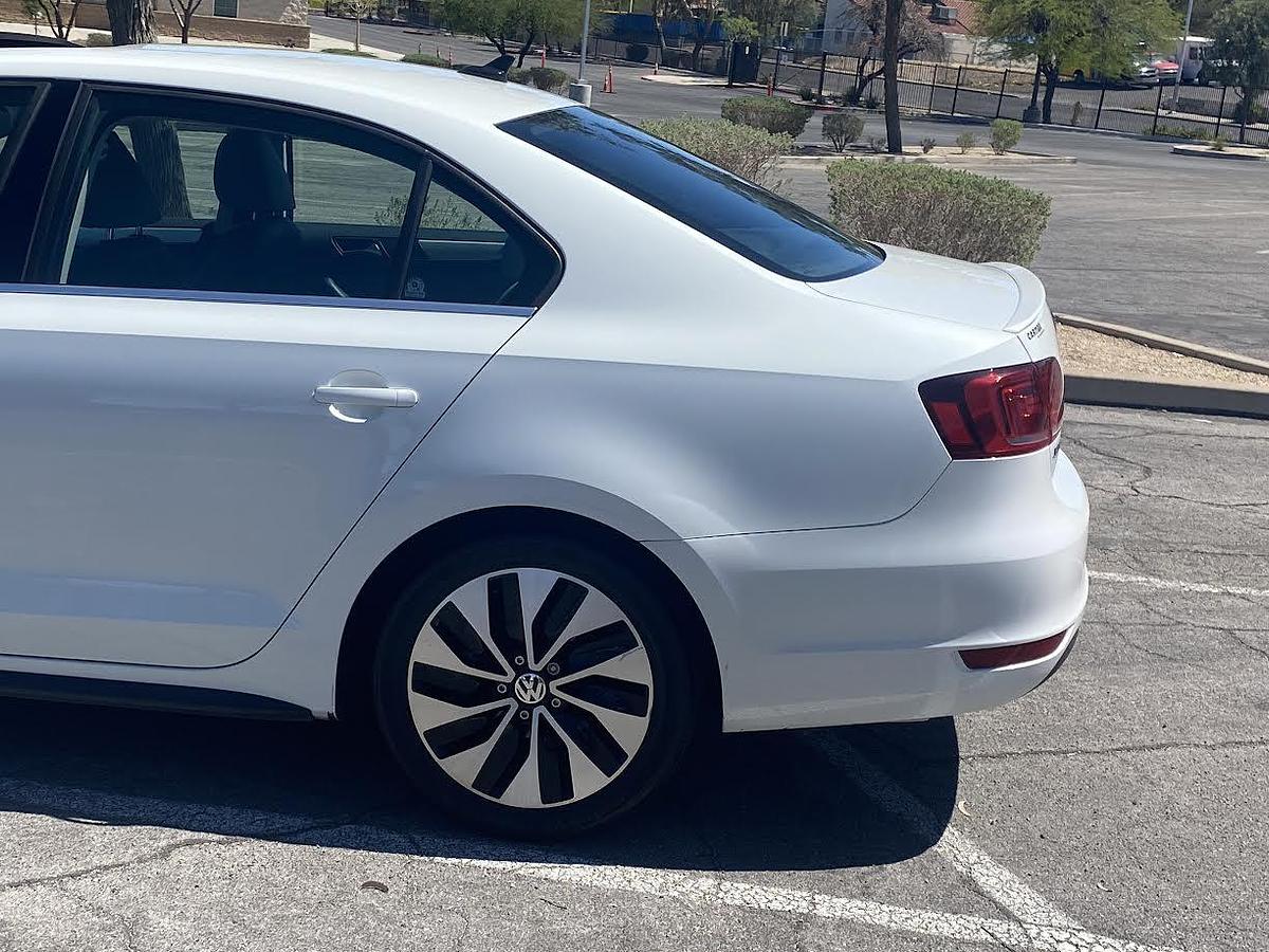 Used 2013 Volkswagen Jetta Hybrid SEL Premium