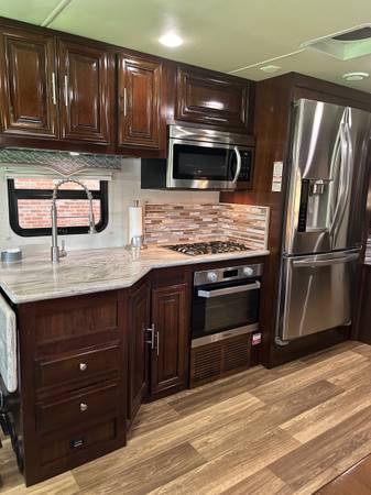 Used 2019 Forest River Georgetown Ds 369xl
