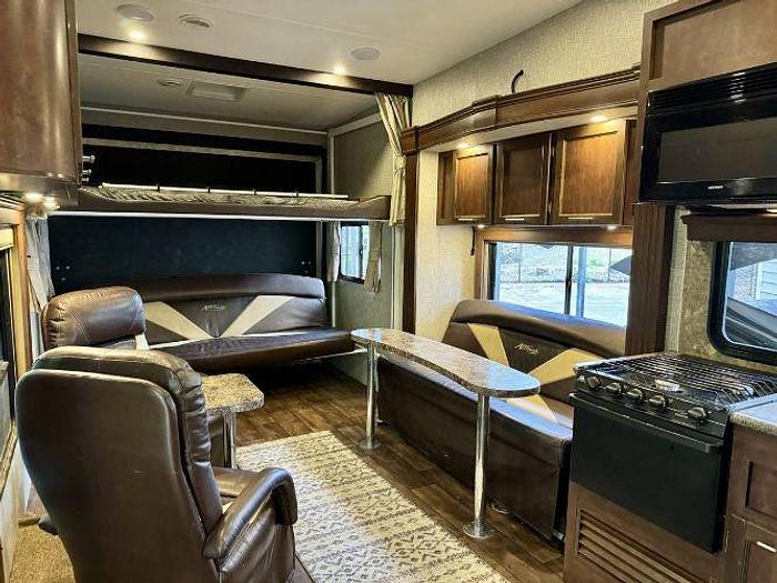 Used 2015 Eclipse Attitude 28SAG