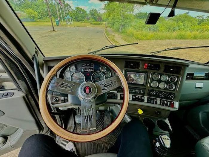 Used 2015 KENWORTH T880 Dump Truck