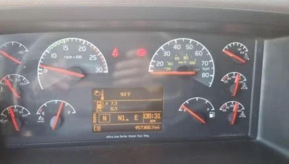 Used 2017 Volvo VNL64T670 Sleeper Semi Truck