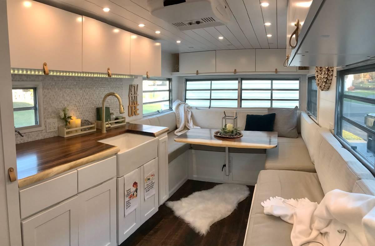 Used 1968 Holiday Vacationer