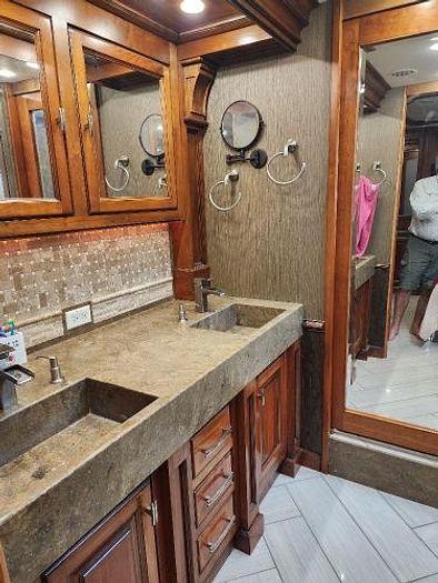 Used 2014 Tiffin Zephyr 45TZ