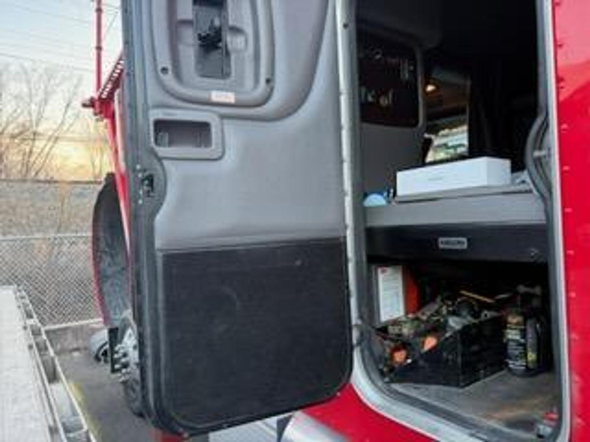 Used 2020 Peterbilt 389 Car Hauler