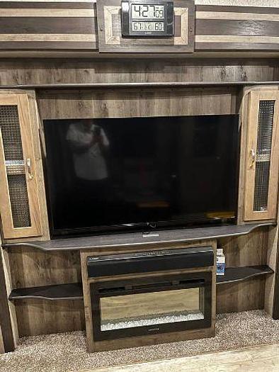 Used 2019 Keystone Sprinter 355IFWMLS