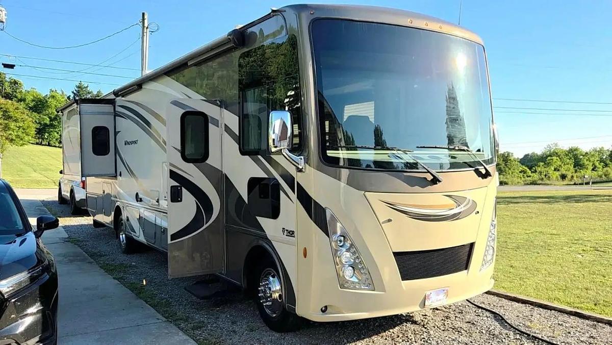 Used 2018 Thor Motor Coach Windsport 35M