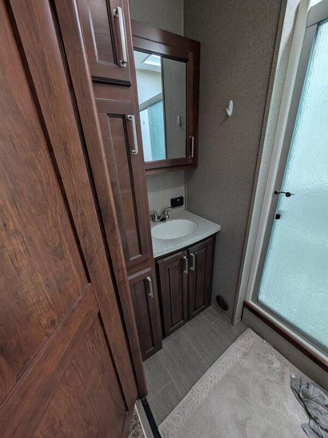 Used 2019 Keystone Alpine 3800FK