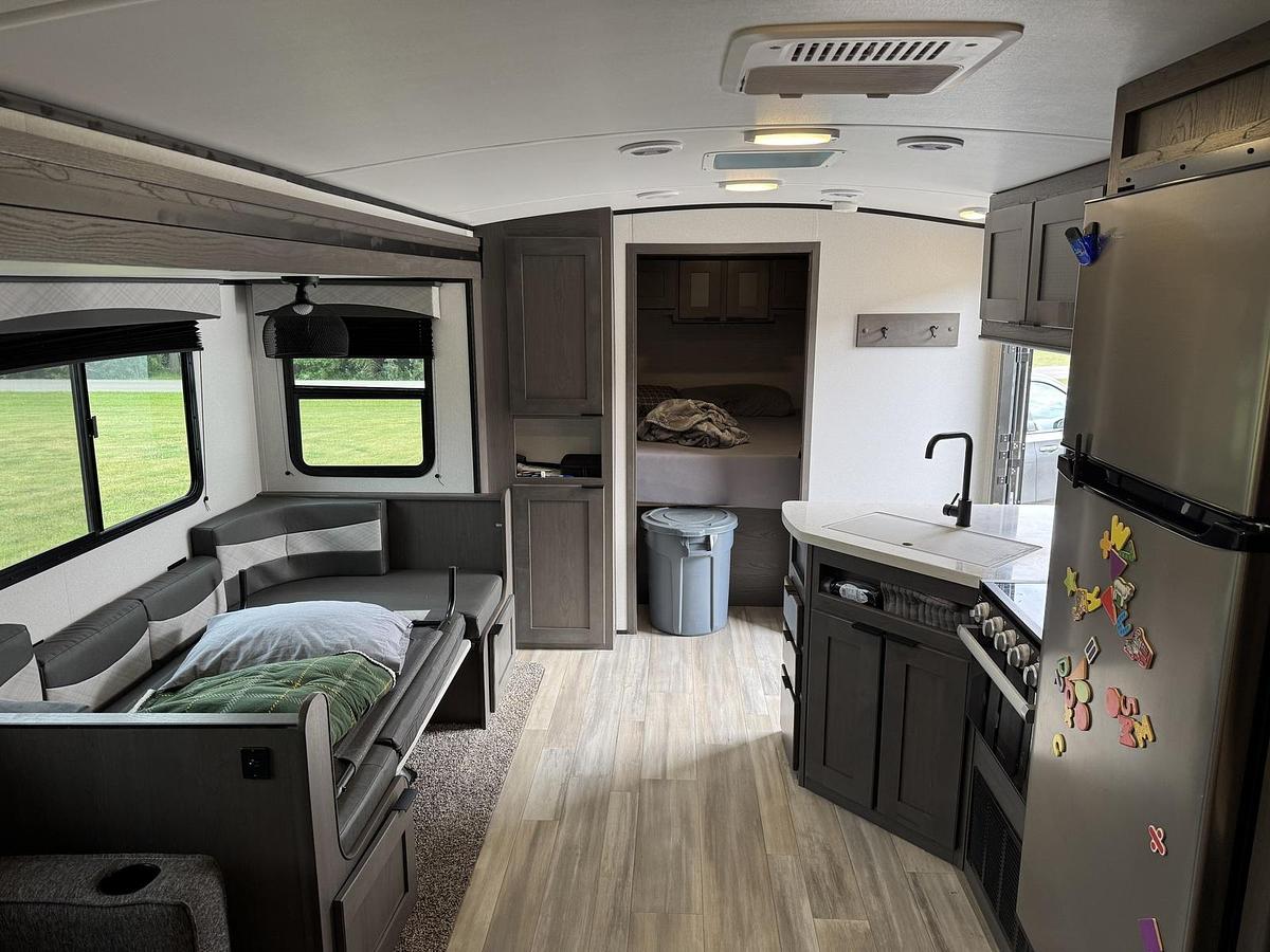 Used 2021 Cruiser Embrace EL275