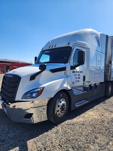 Used 2018 Freightliner CASCADIA 126