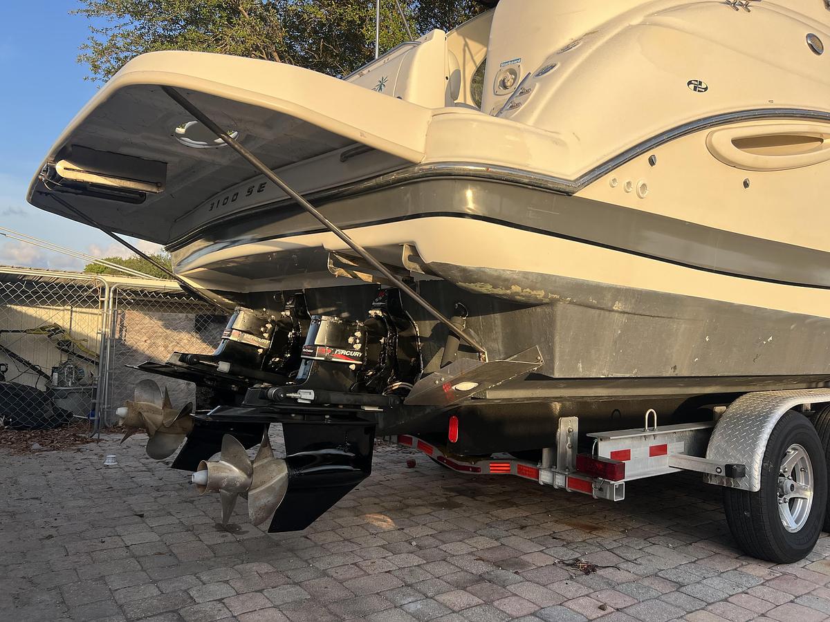 Used 2004 Maxum 3100 SE with Trailer