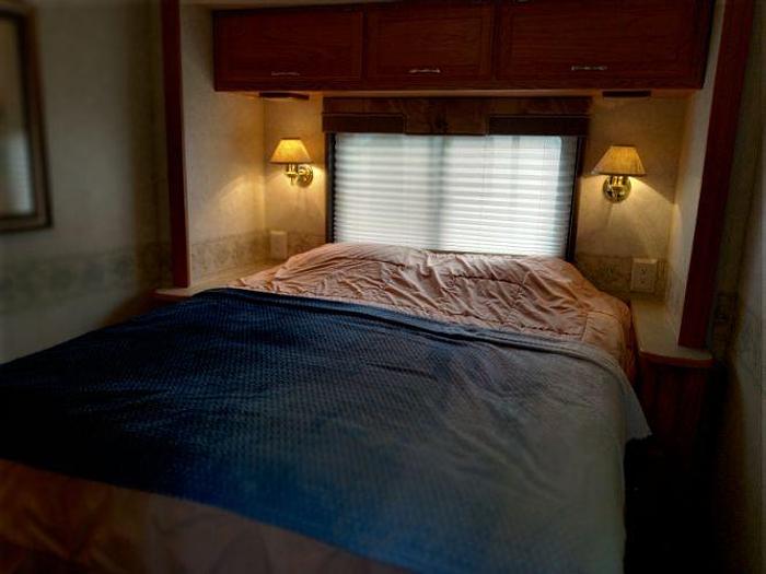 Used 2005 Winnebago SIGHTSEER