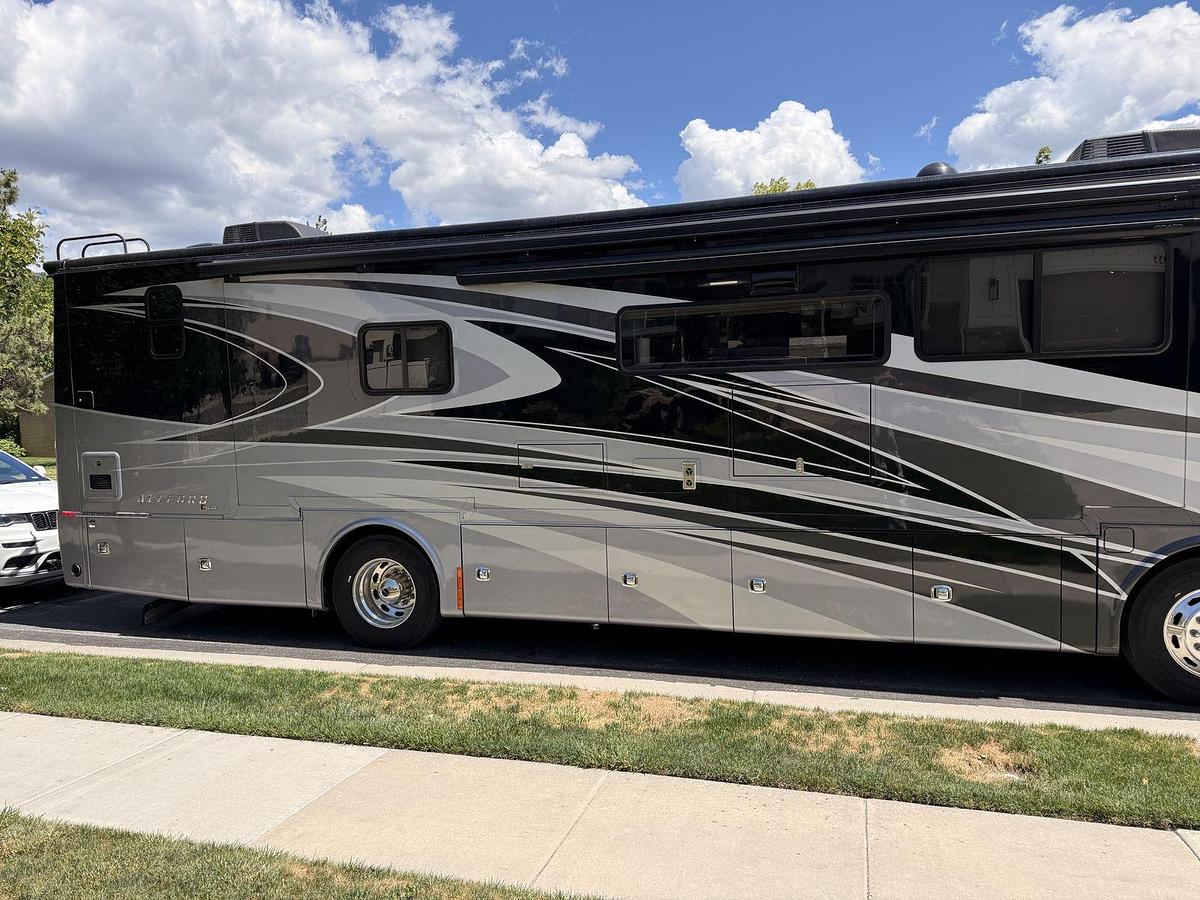 Used 2022 Tiffin Allegro RED 37BA Class A Motorhome