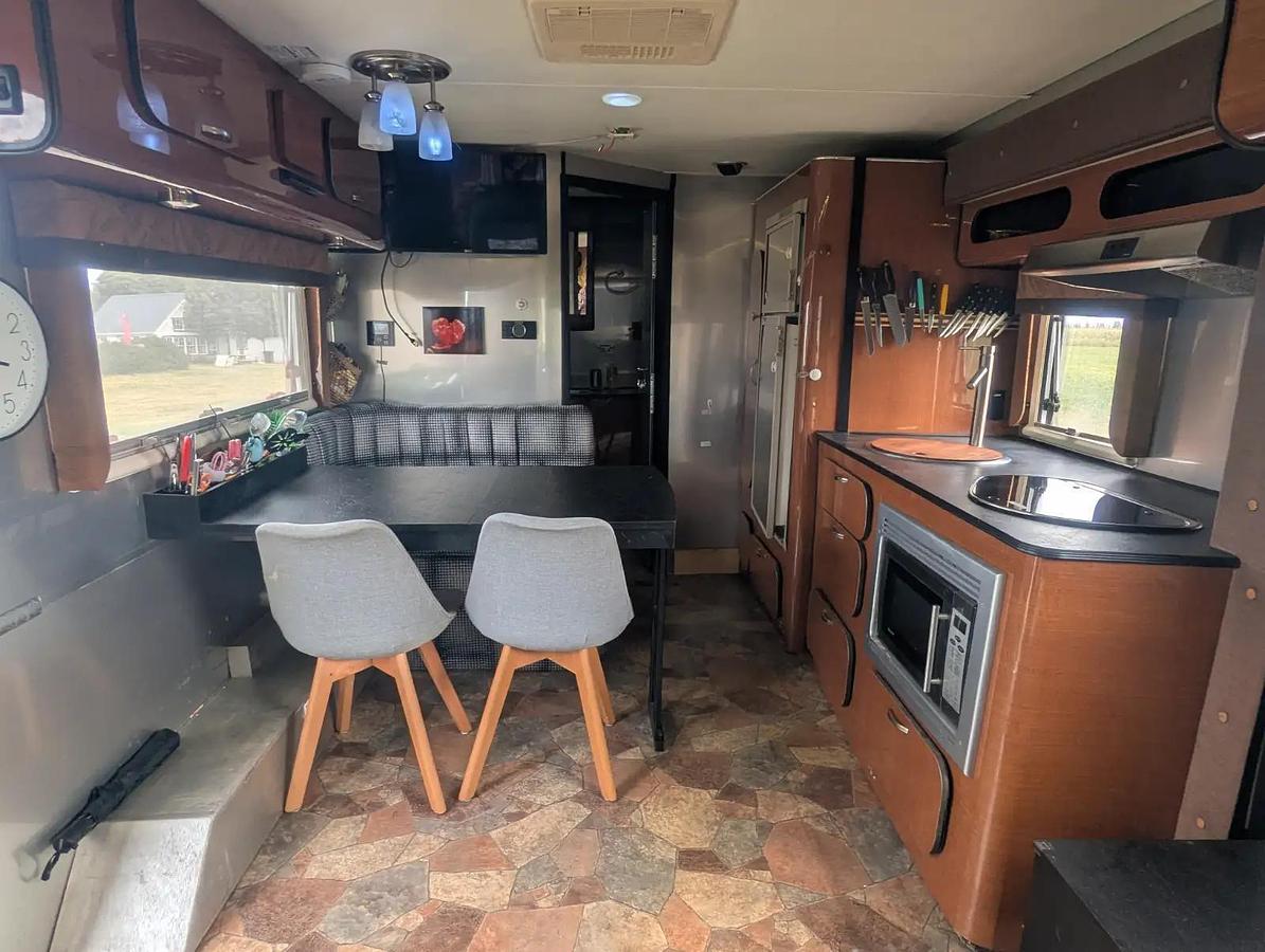 Used 2010 Earthbound 29' Luxury Travel Trailer