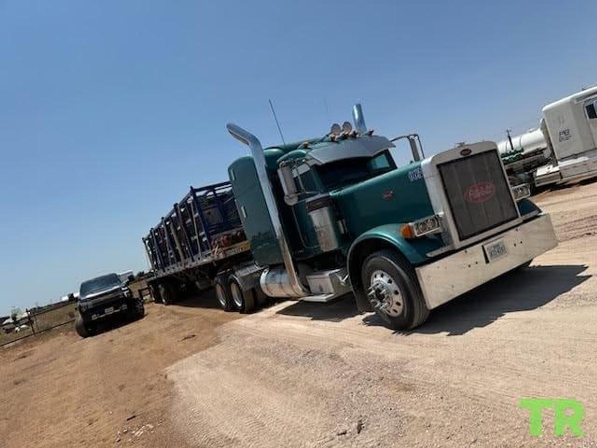 Used 2007 Peterbilt 379 Sleeper Truck