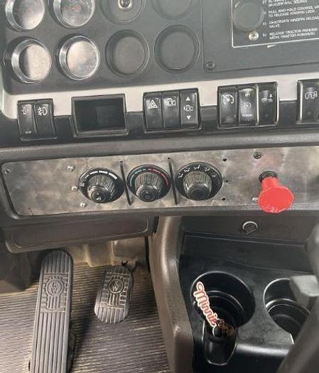 Used 2008 KENWORTH T800