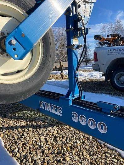Used 2020 KINZE 3600 Planter