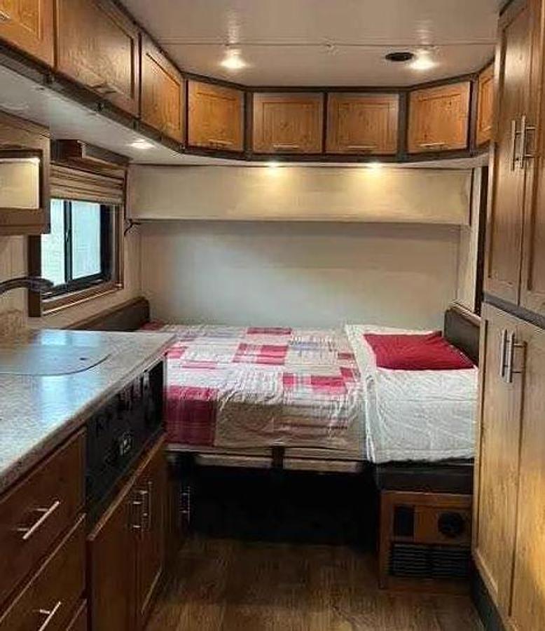 Used 2021 Kenworth T880