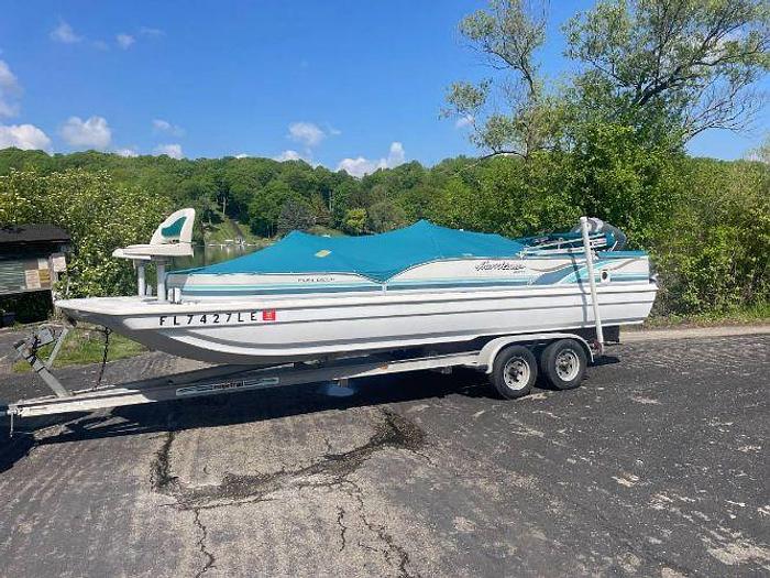 Used 2000 Hurricane Fun Deck