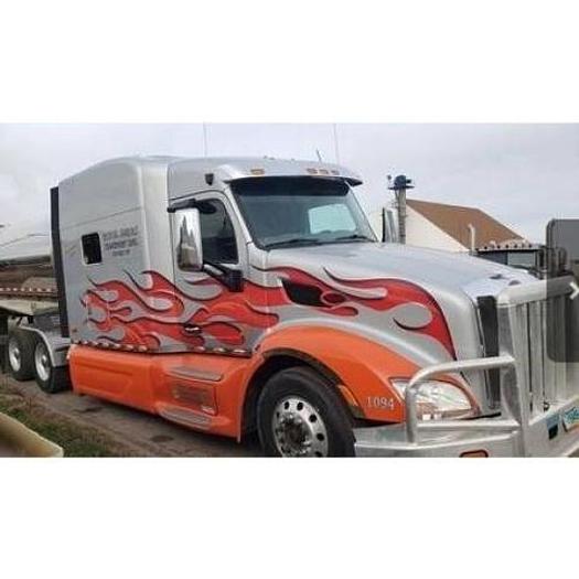 Used 2015 Peterbilt 579 Sleeper Truck