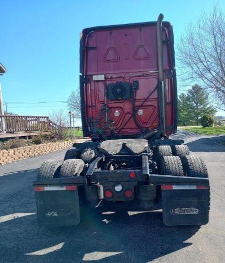 Used 2012 Freightliner Cascadia 125