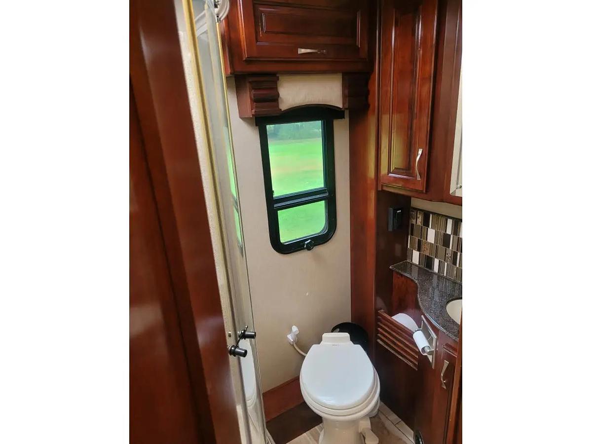 Used 2017 Fleetwood Discovery 37R Class A Motorhome
